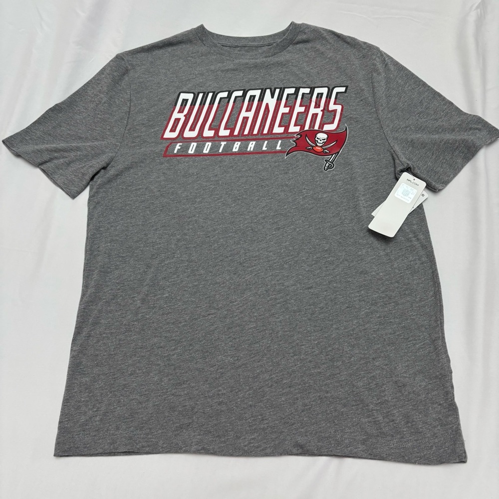NWT NFL Apparel Gray Buccaneers Football Short Sleeve Tee